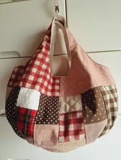 ピンク系チエックパッチワーク　ころりん丸底グラニーバッグ　ハンドメイド