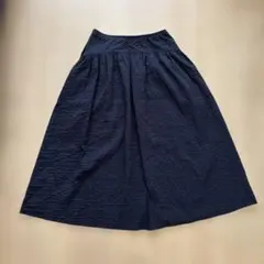 UNIQLO シアサッカーボリュームスカート ブラック　 Lサイズのサムネイル