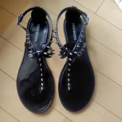 値下げしました！【美品】Steve Madden スタッズ サンダル ブラックのサムネイル