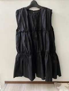 未使用自宅保管ELENCARE DUEブラック ノースリーブ トップス Fサイズ