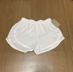 ナイキウィメンズ Dri-FIT ミッドライズ ショートパンツ (インナー付き)