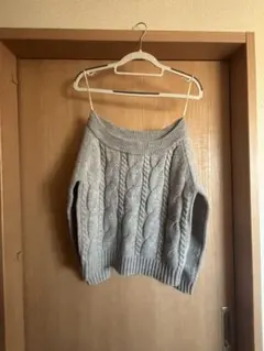 INGNI ケーブル編みオフショルダーセーター グレー