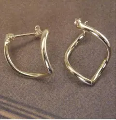 18金 ツイスト フープ ピアス k18 ゴールド 美品