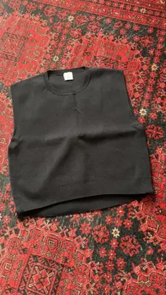 6 ロク　ブラックノースリーブセーター