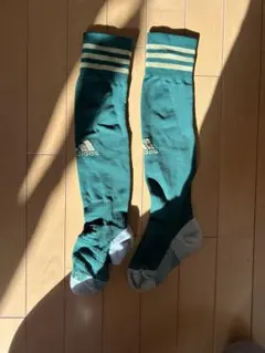 adidas グリーン ストライプ ソックス