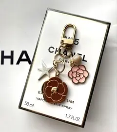 CHANEL _2025.ホリデー限定_フラワーチャーム _キーホルダー〈新品〉