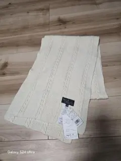 agnis b. アイボリー ケーブル編みマフラー