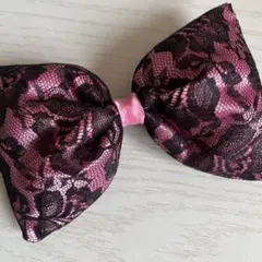 黒とピンクのレースリボン