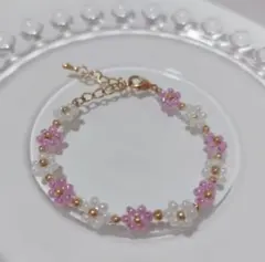お花モチーフ　ビーズブレスレット