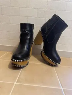 moussy ブラックレザーブーツ 高ヒール スタッズ装飾