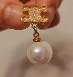 CELINE　トリオンフ パール ピアス ゴールド