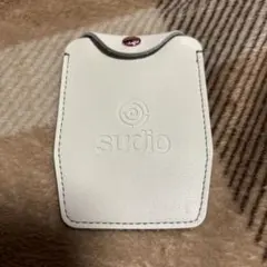 【未使用】　 スーディオ　 sudio イヤホンケース　 ホワイトのサムネイル
