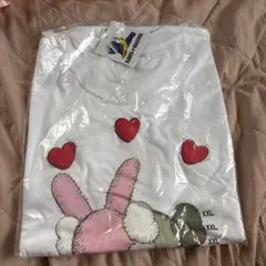 カウズ　ユニクロ　コラボTシャツ