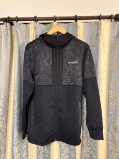 アンダーアーマー パーカー　黒　Ｌ