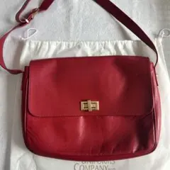 赤いレザーショルダーバッグ ゴールド金具