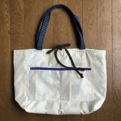 一点物　ハンドメイド　花柄刺繍総柄リバーシブル布トートバッグ 持ち手ドット