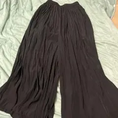 ユニクロ　ワッシャーサテンスカートパンツ　Sサイズ　スカンツ