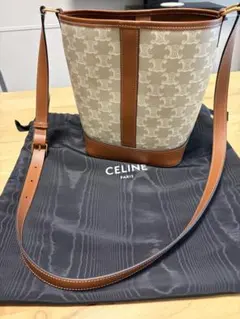 新品未使用CELINE トリオンフ　スモールバケット ショルダーバッグのサムネイル