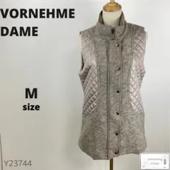 美品 VORNEHME DAME ヴォーネームダーメ ダウンベスト 防寒 灰 Mのサムネイル