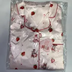 ベリエちゃん　いちご柄サテンパジャマ