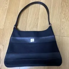 ブラック ショルダーバッグのサムネイル