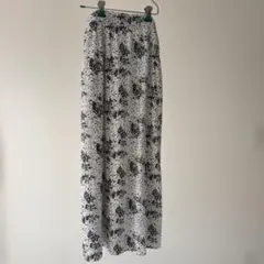 フレアロングスカート ホワイト/ブラック 花柄