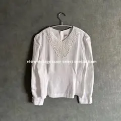 ヴィンテージブラウス　昭和レトロ白ブラウス　刺繍ブラウス　レトロコーデ　古着