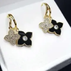 A681【純銀製⭐】ピアス　幸せのクローバー　揺れる　CZダイヤ　K18YG×黒