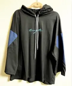 ブラック パーカー 黒 青 服