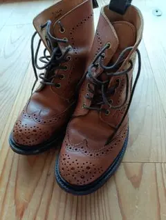 【美品】Tricker's ウィングチップ ワークブーツ サイズ4.1/2のサムネイル