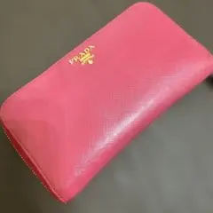 PRADA サフィアーノ 長財布 ピンク ラウンドファスナーのサムネイル