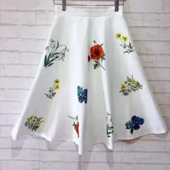 美品 マイストラーダ フレアスカート (38) 白 花柄 ボタニカル 春夏 膝下のサムネイル