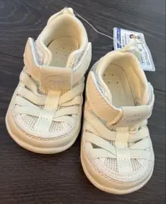 新品　未使用　IFME サンダル　13センチ　履かせやすい　アイボリー　即日発送