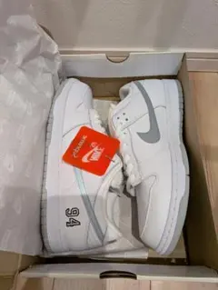 Supreme × Nike SB DunkLowWhite/Metallic