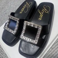 Roger Vivier ビジュー サンダル ブラックのサムネイル