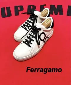 ✨️人気色✨Ferragamoフェラガモ ガンチーニ スニーカーのサムネイル