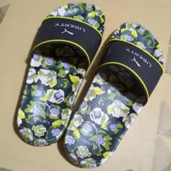 PUMA リバティ柄 スポーツサンダル