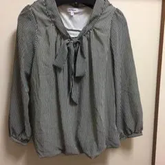 ブラウスのサムネイル
