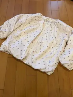 プティマイン 薄手　チェリー柄ホワイトジャケット