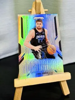 NBAカード Luka Doncic Prizm Dominance