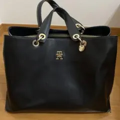 シックサッチェルトミー ヒルフィガー トートバッグ 黒THゴールドロゴA4収納可
