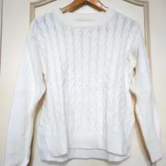 ホワイト ケーブルニット 長袖セーター
