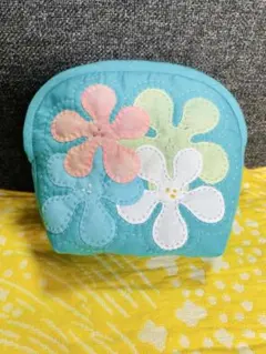 ハワイアンキルト 花とイルカのポーチ