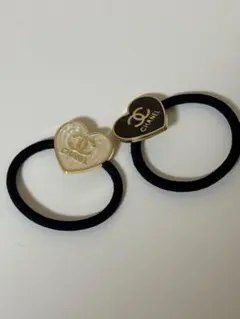 CHANEL シャネル チャーム付きヘアゴム ノベルティー 2個セット 新品未使用』CHANEL シャネル ノベルティー ヘアゴム 2個セット - メルカリ