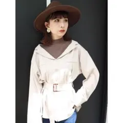 MURUA インナータートルベルトシャツ ベージュのサムネイル