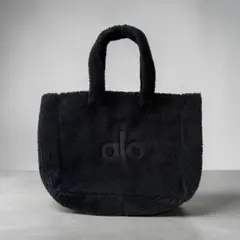 ALO Yoga】アロヨガExplorer Fanny Pack ボディバッグ - メルカリ