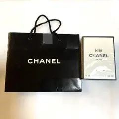 CHANEL N°19 PARFUM 14ml 新品未使用　ショッパー付