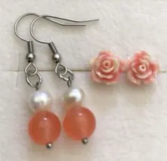 05 天然石　淡水真珠　フック　薔薇型　ピアス　2点セット