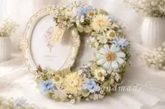 ドライフラワーの三日月リース　くすみカラー　春の訪れ　メルカリ便　匿名発送