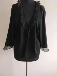 黒 フリル付き ニットカーディガン